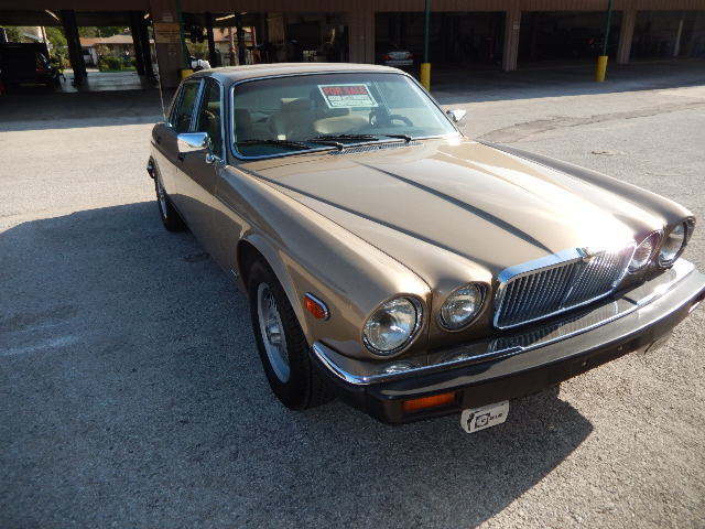 1985 Gold Jaguar XJ6 Sedan