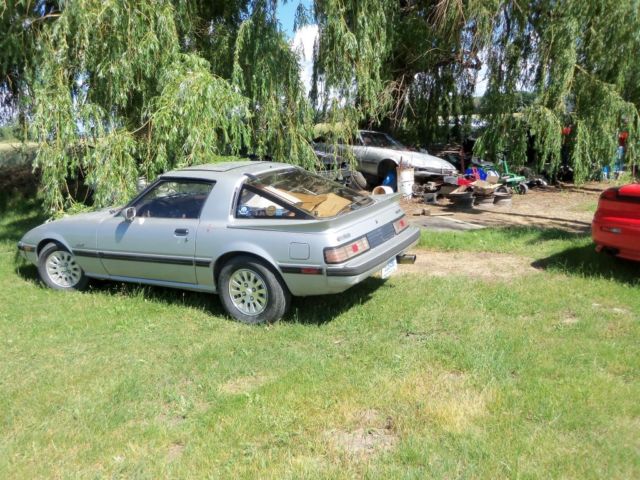 1985 Silver Mazda RX-7 Coupe