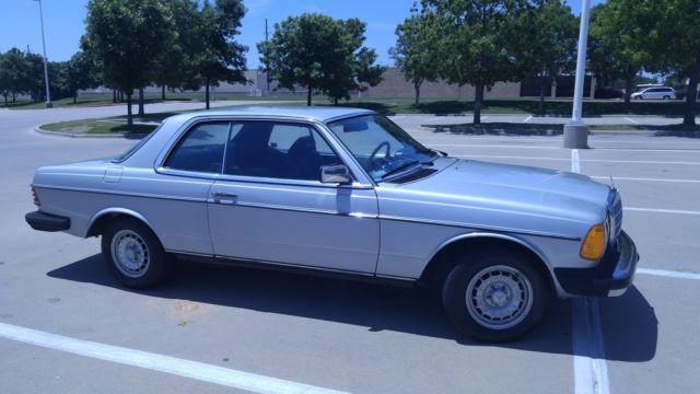 1985 Gray Mercedes-Benz 300-Series Coupe