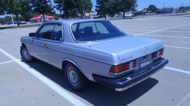 1985 Gray Mercedes-Benz 300-Series Coupe