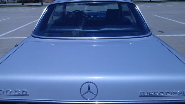 1985 Gray Mercedes-Benz 300-Series Coupe