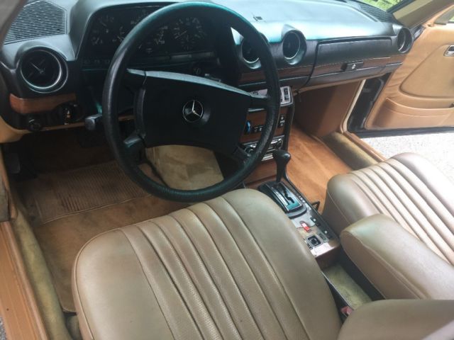 1985 Mercedes-Benz 300-Series
