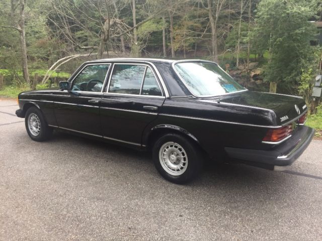 1985 Mercedes-Benz 300-Series