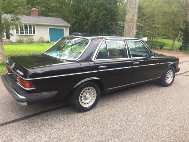 1985 Mercedes-Benz 300-Series