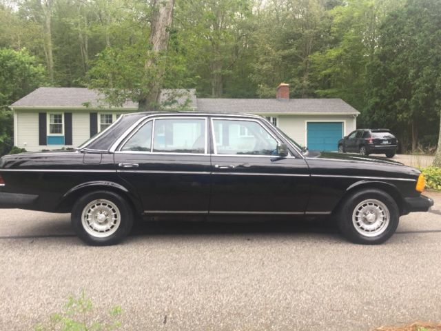 1985 Mercedes-Benz 300-Series