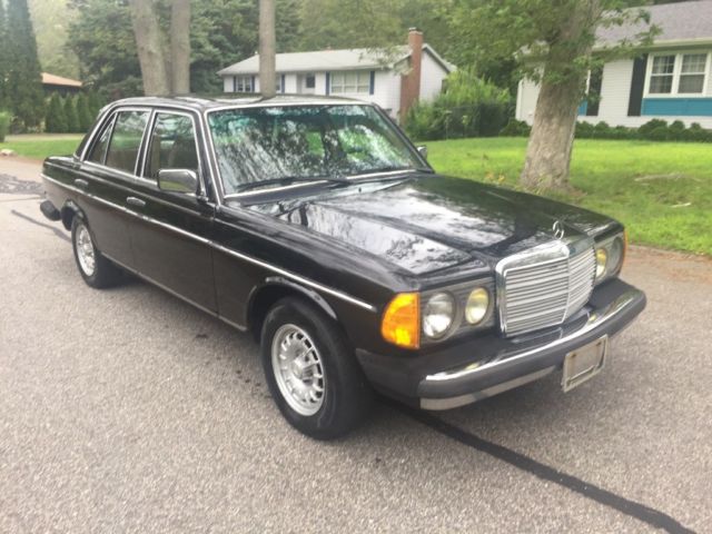 1985 Mercedes-Benz 300-Series