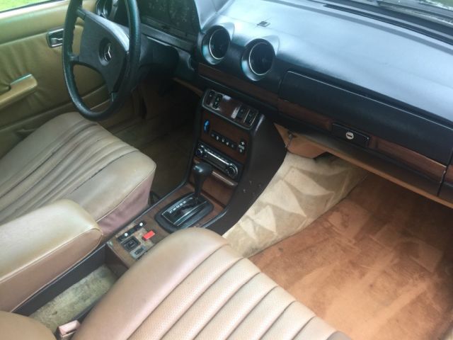 1985 Mercedes-Benz 300-Series