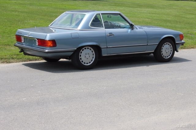 1985 Blue Mercedes-Benz SL-Class Convertible