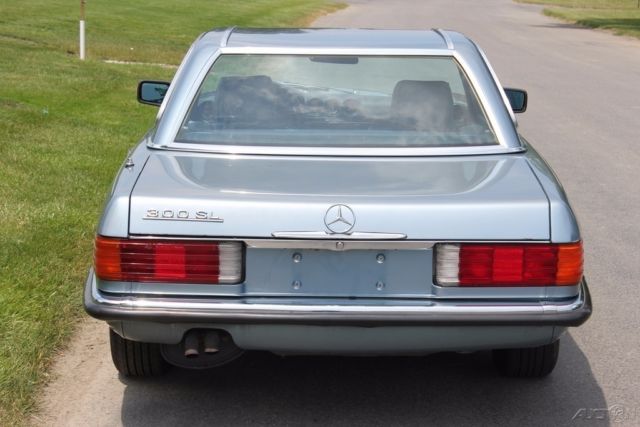 1985 Blue Mercedes-Benz SL-Class Convertible