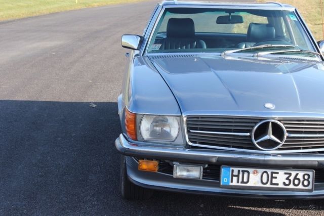1985 Blue Mercedes-Benz SL-Class Convertible