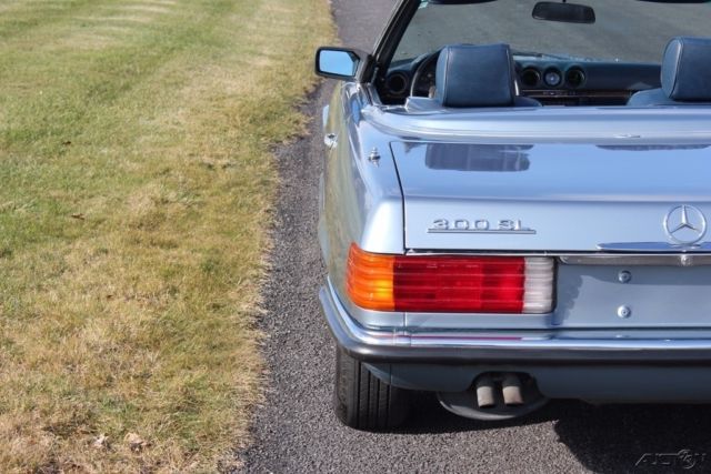 1985 Blue Mercedes-Benz SL-Class Convertible