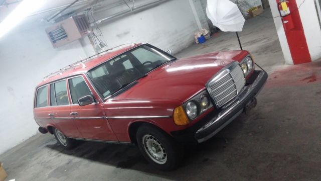 1985 Red Mercedes-Benz 300-Series Wagon