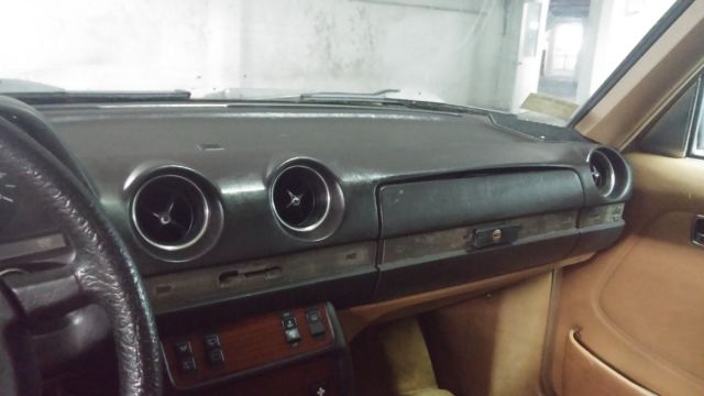 1985 Red Mercedes-Benz 300-Series Wagon