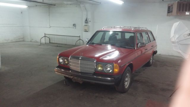1985 Red Mercedes-Benz 300-Series Wagon