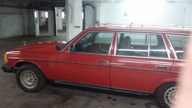1985 Red Mercedes-Benz 300-Series Wagon