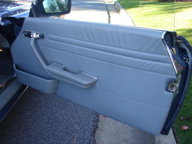 1985 Blue Mercedes-Benz SL-Class Convertible