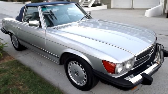 1984 Silver Mercedes-Benz SL-Class Convertible