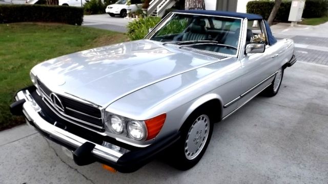 1984 Silver Mercedes-Benz SL-Class Convertible