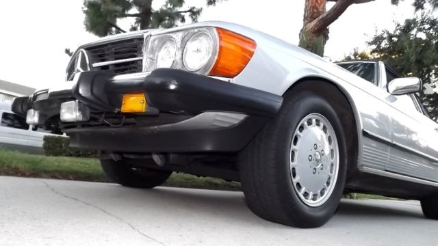 1984 Silver Mercedes-Benz SL-Class Convertible