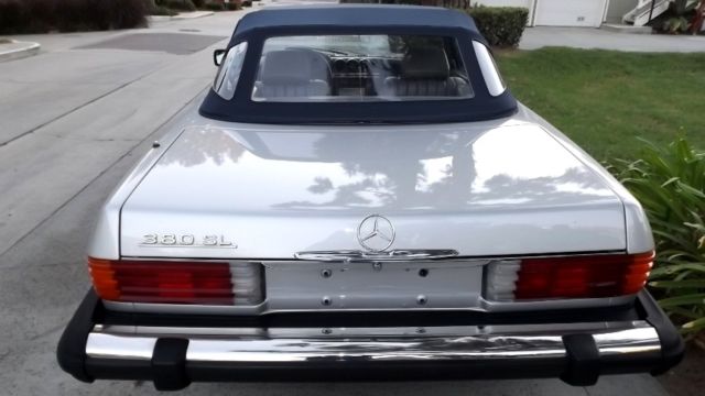 1984 Silver Mercedes-Benz SL-Class Convertible