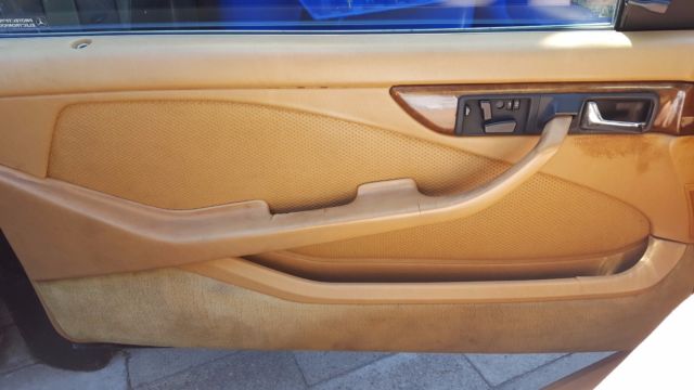 1985 Black Mercedes-Benz 500-Series Coupe