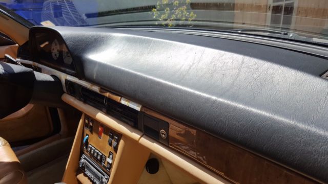 1985 Black Mercedes-Benz 500-Series Coupe