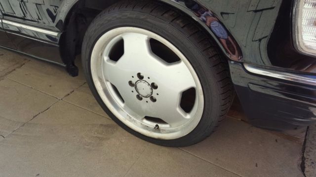 1985 Black Mercedes-Benz 500-Series Coupe