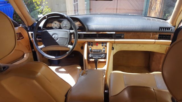 1985 Black Mercedes-Benz 500-Series Coupe