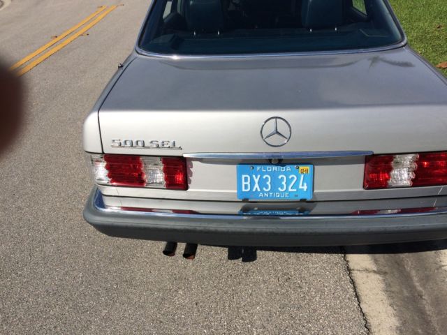 1985 Silver Mercedes-Benz 500-Series Sedan
