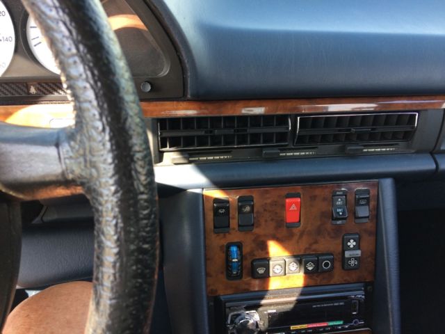 1985 Silver Mercedes-Benz 500-Series Sedan