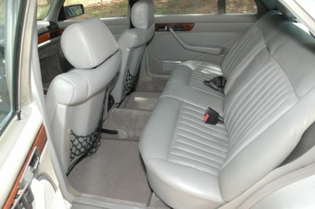 1985 Silver Mercedes-Benz 500-Series Sedan