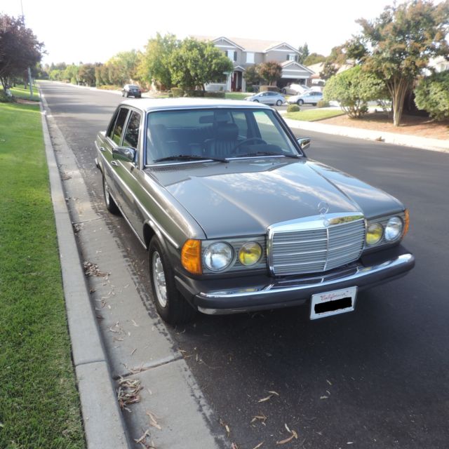 1985 Anthrecite Gray Mercedes-Benz 300-Series Sedan