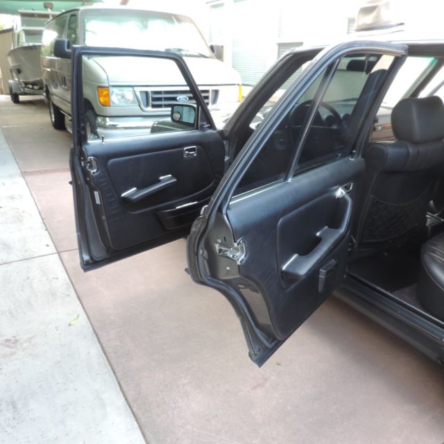 1985 Anthrecite Gray Mercedes-Benz 300-Series Sedan