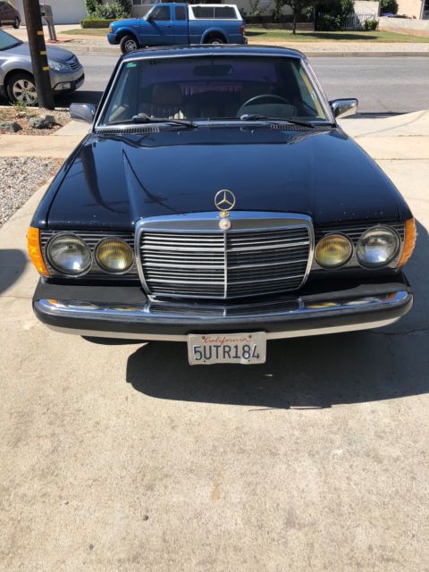 1985 Deep Blue Mercedes-Benz 300-Series Coupe
