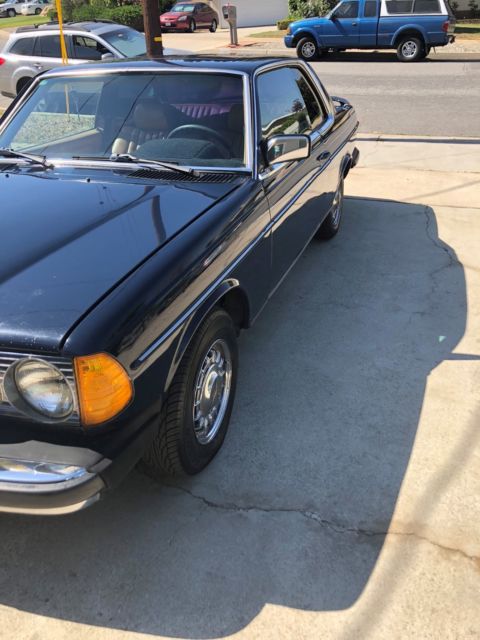1985 Deep Blue Mercedes-Benz 300-Series Coupe