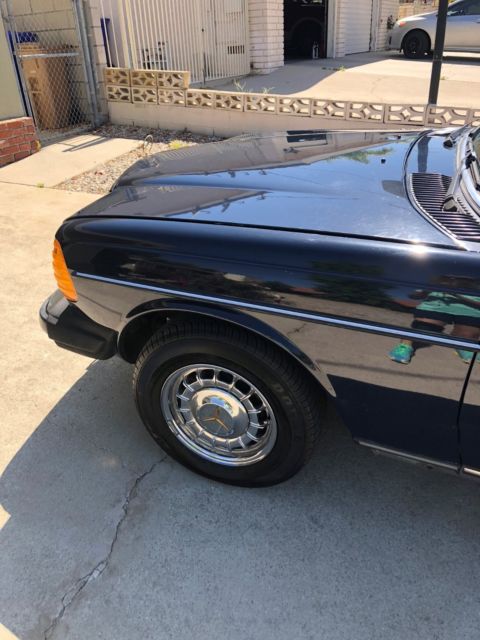 1985 Deep Blue Mercedes-Benz 300-Series Coupe