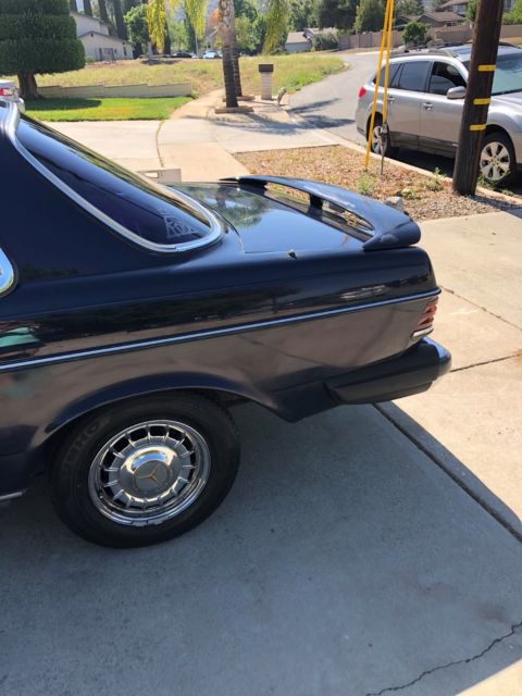 1985 Deep Blue Mercedes-Benz 300-Series Coupe