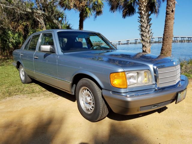 1985 Light Blue silvery Mercedes-Benz 300-Series Sedan