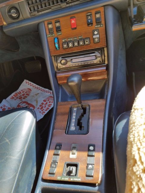 1985 Light Blue silvery Mercedes-Benz 300-Series Sedan