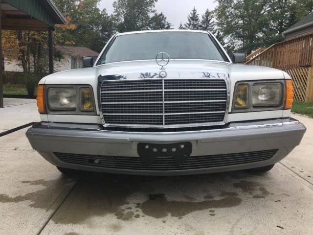 1985 White Mercedes-Benz 300-Series Sedan