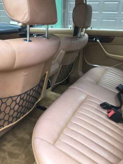 1985 White Mercedes-Benz 300-Series Sedan