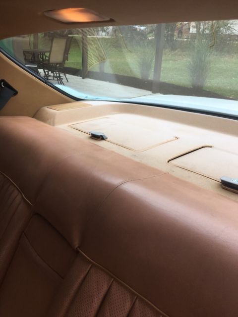 1985 White Mercedes-Benz 300-Series Sedan