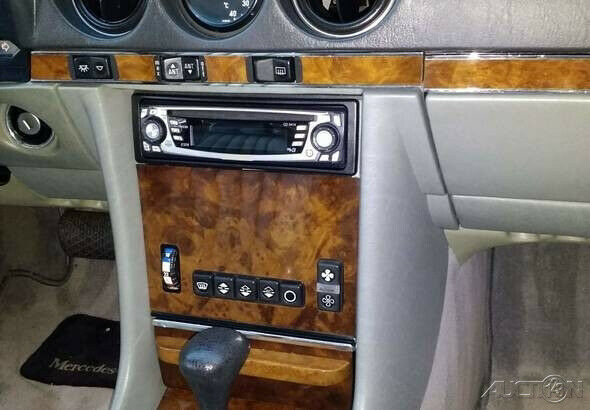 1985 Black Mercedes-Benz 300-Series Convertible