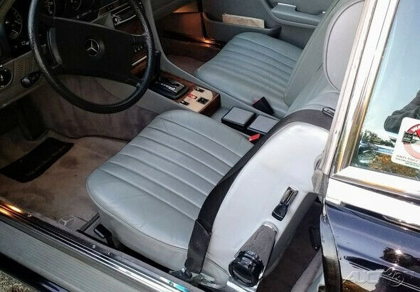 1985 Black Mercedes-Benz 300-Series Convertible