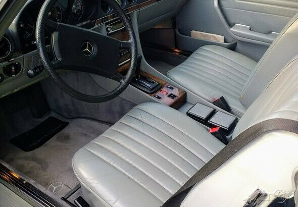 1985 Black Mercedes-Benz 300-Series Convertible