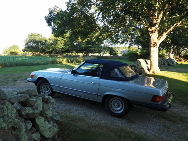 1985 Silver Mercedes-Benz SL-Class Convertible