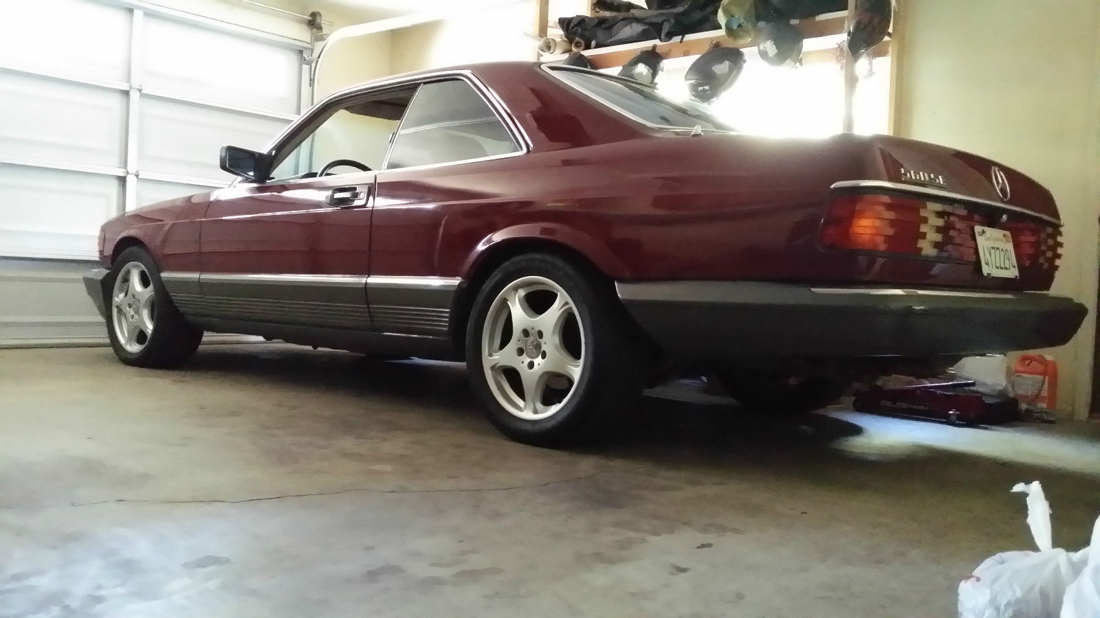 1985 Burgundy Mercedes-Benz 500-Series Coupe