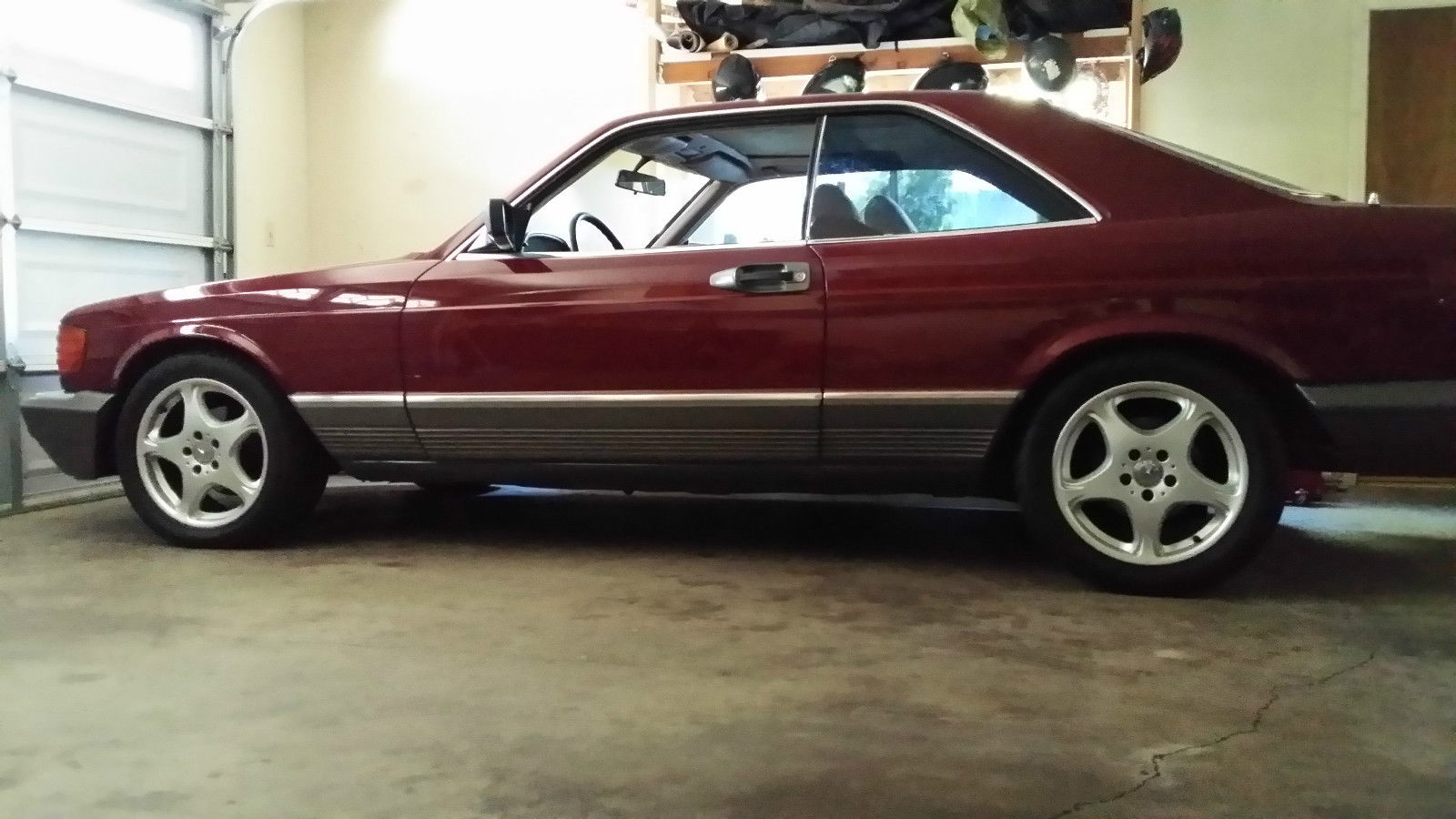 1985 Burgundy Mercedes-Benz 500-Series Coupe