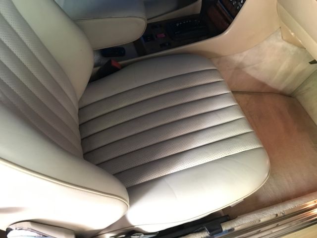 1985 Silver Blue Mercedes-Benz SL-Class Convertible