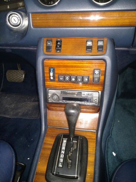 1985 Blue Mercedes-Benz 300-Series Sedan